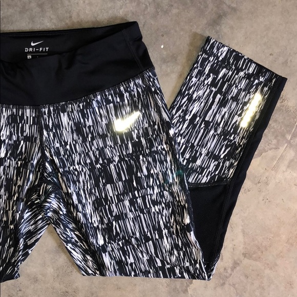 Nike Dri-Fit Capris - Picture 2 of 8